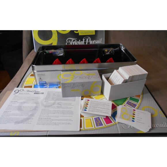 Trivial Pursuit 90s Trivia Tin Time Capsule Edition Complete 2004 Parker Bros - Picture 4 of 10